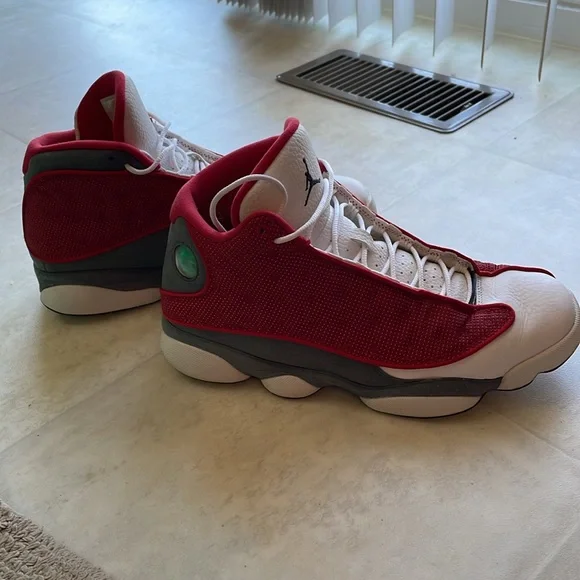 Nike Air Jordan 13 Retro - Picture 3 of 16
